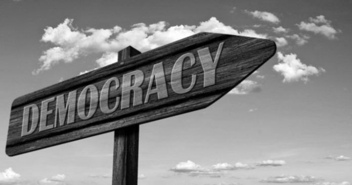 Más Democracia,_mejores partidos